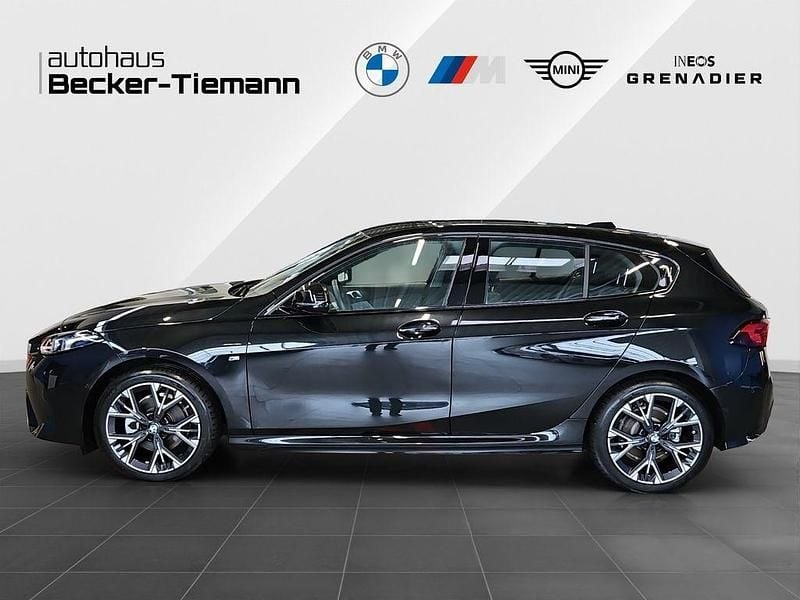 Gebraucht BMW 120 M Sport 156 PS (114 kW) 2025 Saphirschwarz Kleinwagen
