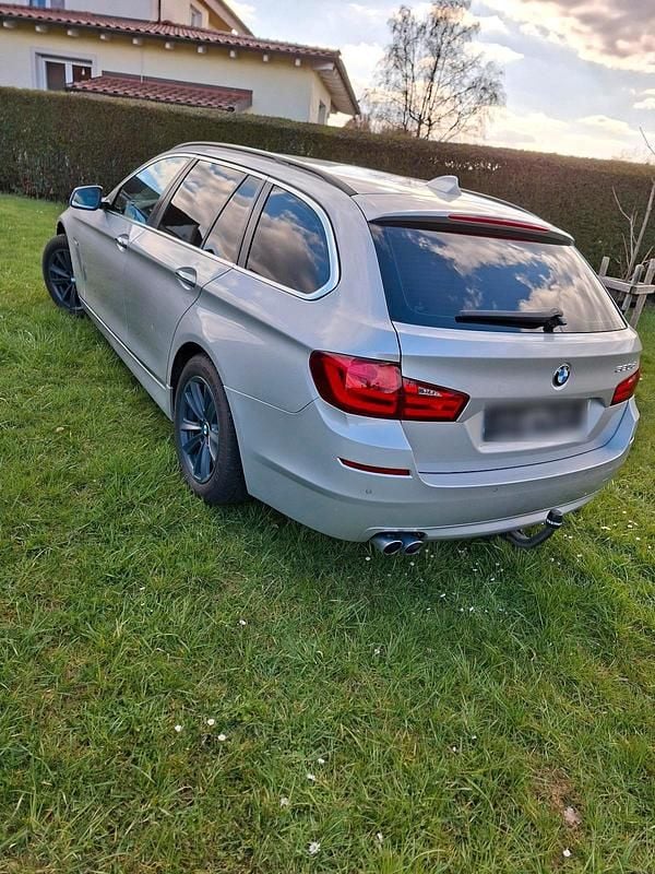 Gebraucht BMW 520 184 PS (135 kW) 2012 Silber Kombi