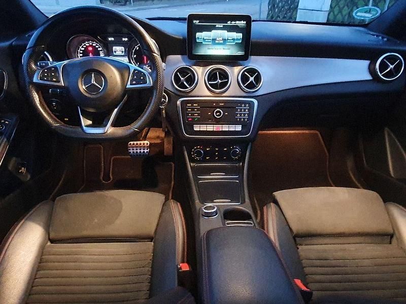 Gebraucht Mercedes CLA220 Shooting Brake AMG line 177 PS (130 kW) 2017 Grau Kombi