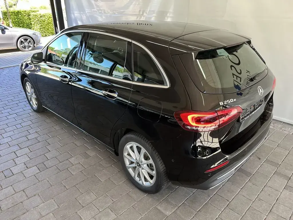 Gebraucht Mercedes B250 Progressive 160 PS (117 kW) 2022 Schwarz Kleinwagen