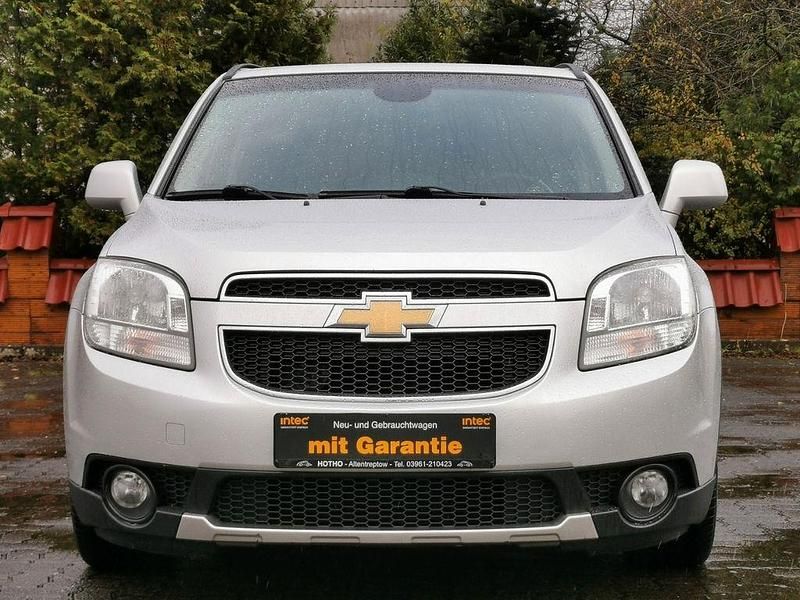 Gebraucht Chevrolet Orlando 163 PS (119 kW) 2013 Argon silber/ice silver Van / Kleinbus