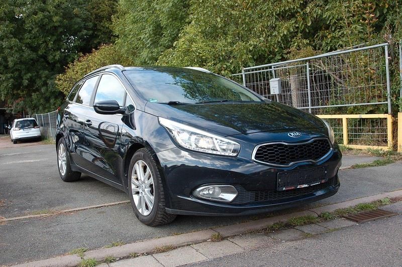 Schwarz Gebraucht 2015 Kia Ceed DREAM-TEAM Edition Kombi | 4.999 € (Superpreis) - Bild 1/4