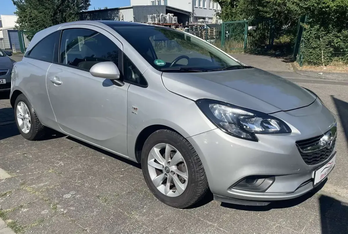 Gebraucht Opel Corsa drive 90 PS (66 kW) 2016 Argon silber/ice silver (m2) Kleinwagen