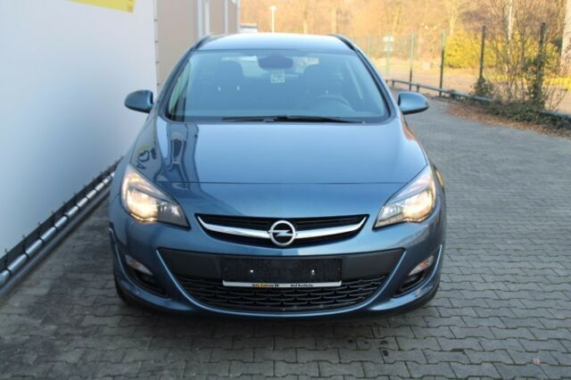 Gebraucht Opel Astra Edition 110 PS (80 kW) 2014 Blau metallic Kombi