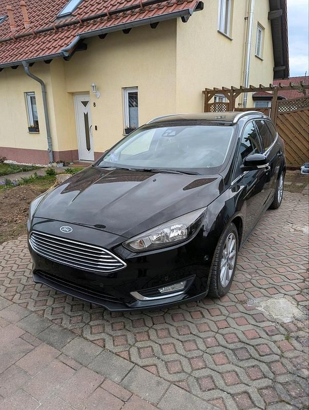 Usata Ford Focus 125 CV (91 kW) 2016 Nero Station wagon