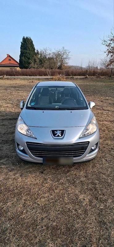 Gebraucht Peugeot 207 95 PS (69 kW) 2010 Silber Kleinwagen