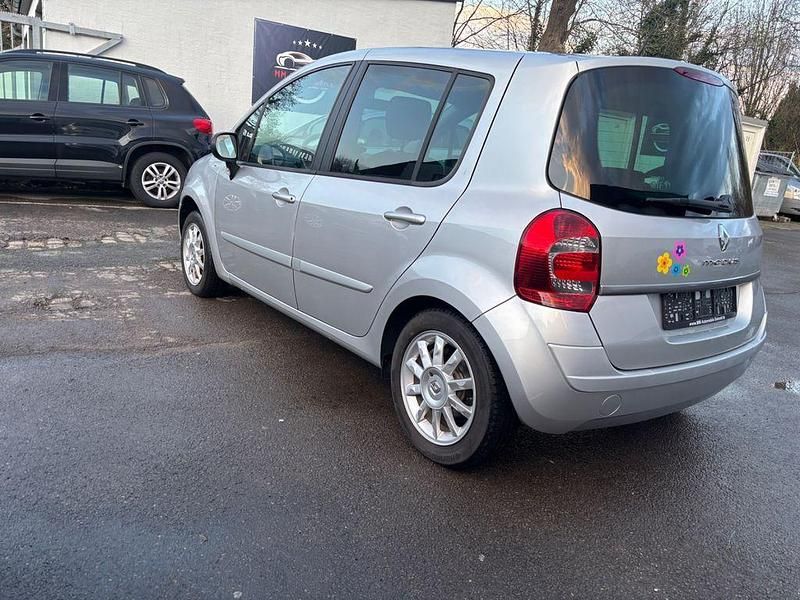 Gebraucht Renault Modus Night&Day 75 PS (55 kW) 2011 Silber Van / Kleinbus