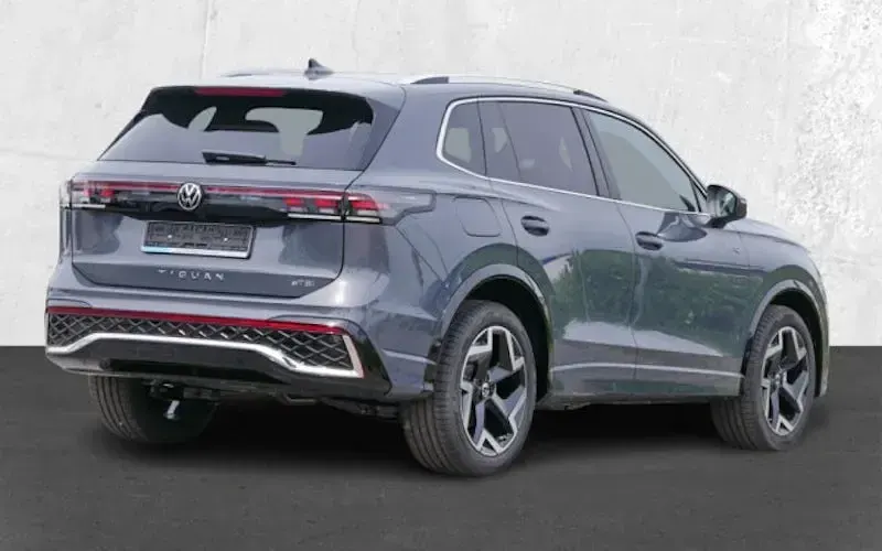 Neu VW Tiguan R-line 150 PS (110 kW) 2026 Grau SUV