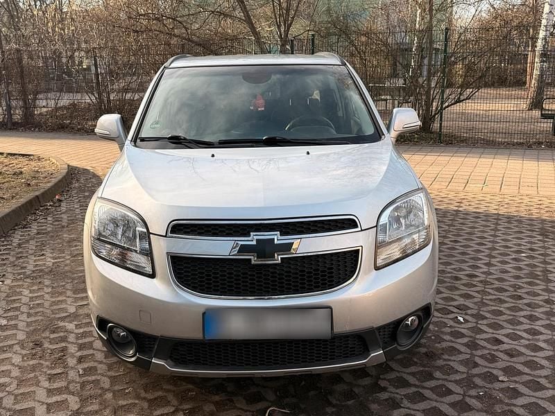 Gebraucht Chevrolet Orlando 140 PS (102 kW) 2014 Silber Van / Kleinbus