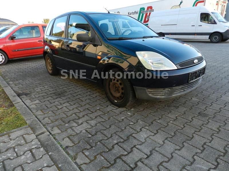 Gebraucht Ford Fiesta Ambiente 68 PS (50 kW) 2004 Blau Kleinwagen