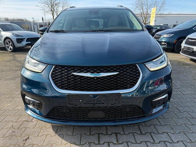 Second-hand Chrysler Pacifica 291 CP (214 kW) 2021 Albastru Van