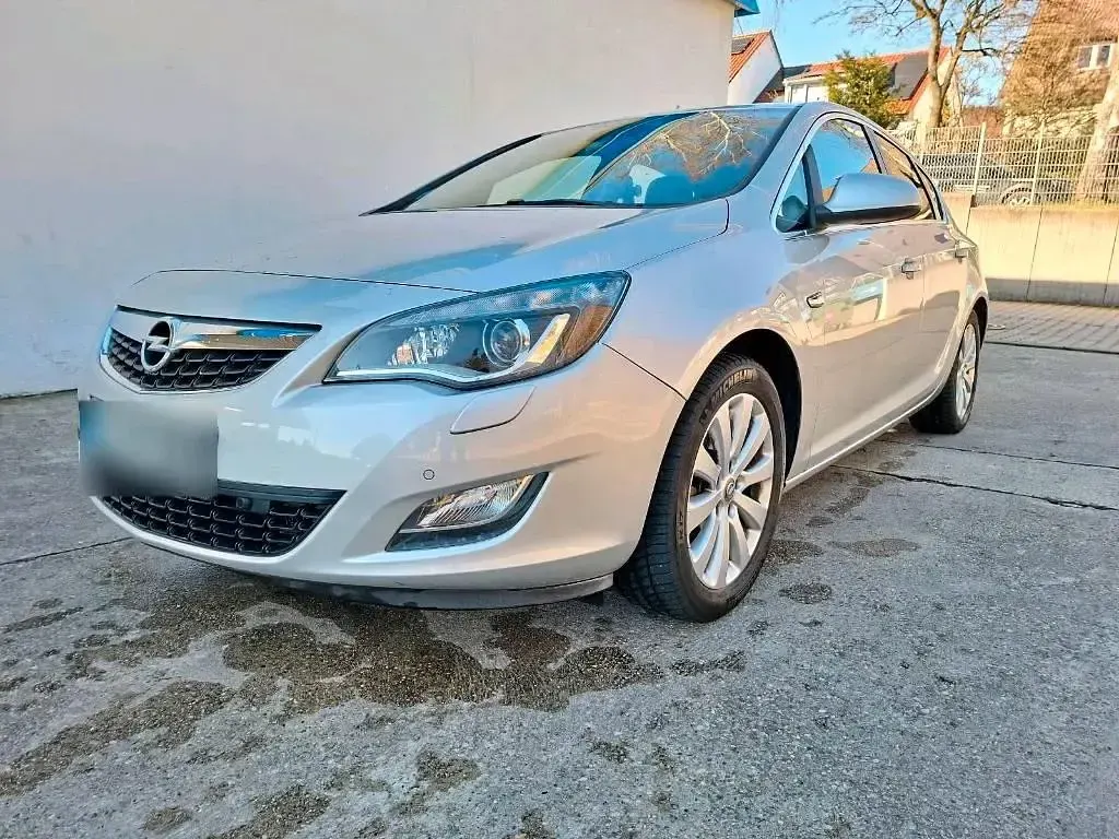 Gebraucht Opel Astra 179 PS (131 kW) 2010 Grau Kleinwagen
