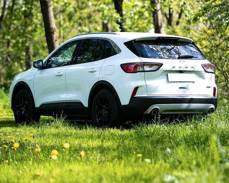 Gebraucht Ford Kuga Titanium X 284 PS (208 kW) 2022 Weiß SUV