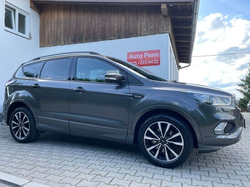 Grau Gebraucht 2019 Ford Kuga ST-Line SUV | 17.490 € (Superpreis) - Bild 1/4