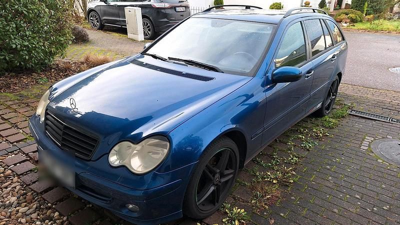 Blau Gebraucht 2004 Mercedes C220 Kombi | 1.739 € (Fairer Preis) - Bild 1/4