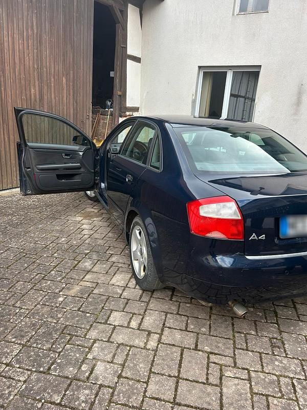 Usata Audi A4 133 CV (97 kW) 2004 Blu Berlina