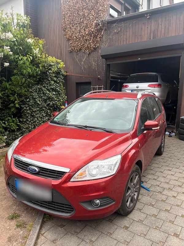 Rot Gebraucht 2009 Ford Focus Kombi | 3.333 € (Fairer Preis) - Bild 1/4