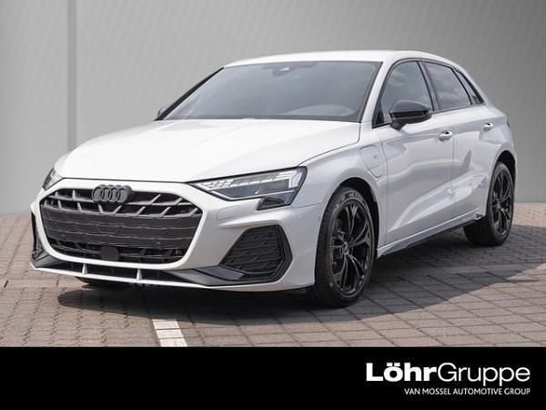 Weiß (gletscherweiß metallic) Neu 2025 Audi A3 S-Line Limousine | 48.950 € (Etwas zu teuer) - Bild 1/4