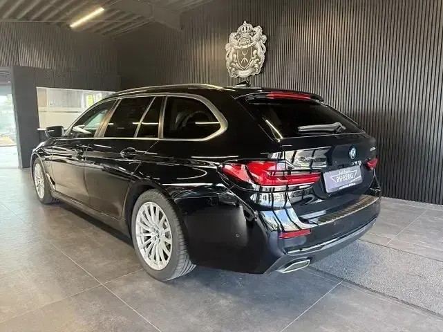 Gebraucht BMW 530e Performance 292 PS (214 kW) 2022 Schwarz Kombi