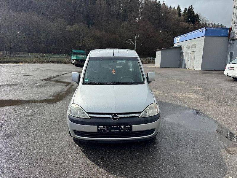Gebraucht Opel Combo 87 PS (63 kW) 2003 Silber Van / Kleinbus