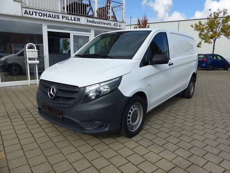 Weiß Gebraucht 2016 Mercedes Vito Van / Kleinbus | 9.800 € (Superpreis) - Bild 1/4