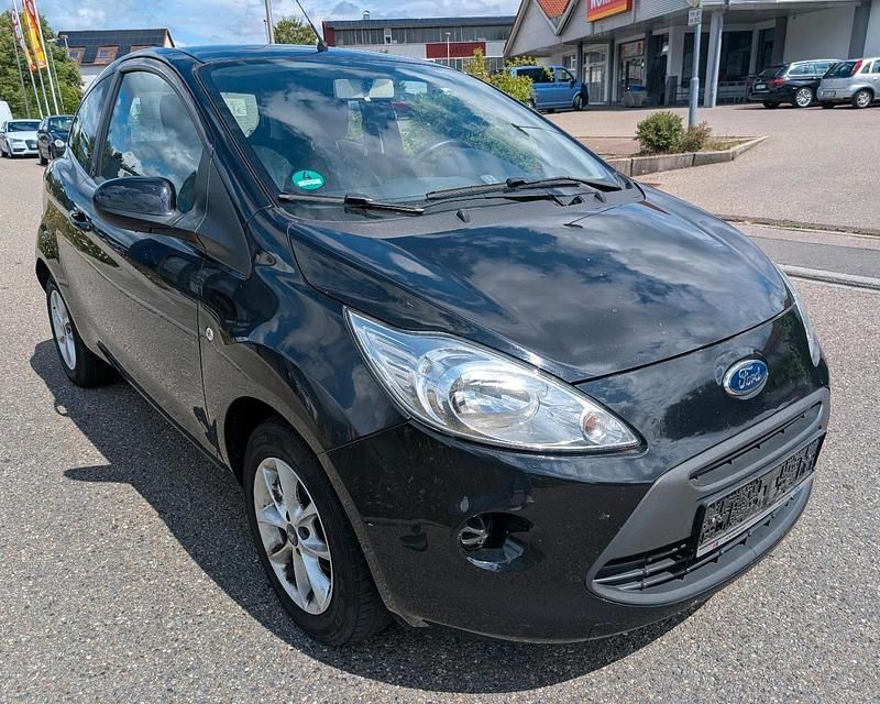 Schwarz Gebraucht 2013 Ford Ka Plus Champions Edition Kleinwagen | 4.450 € - Bild 1/4