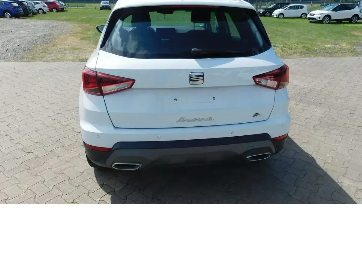 Gebraucht Seat Arona FR-Line 110 PS (80 kW) 2023 Candyweissweiß SUV