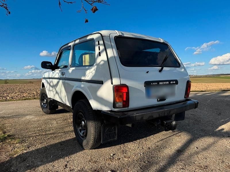 Gebraucht Lada niva 83 PS (61 kW) 2014 Weiß SUV