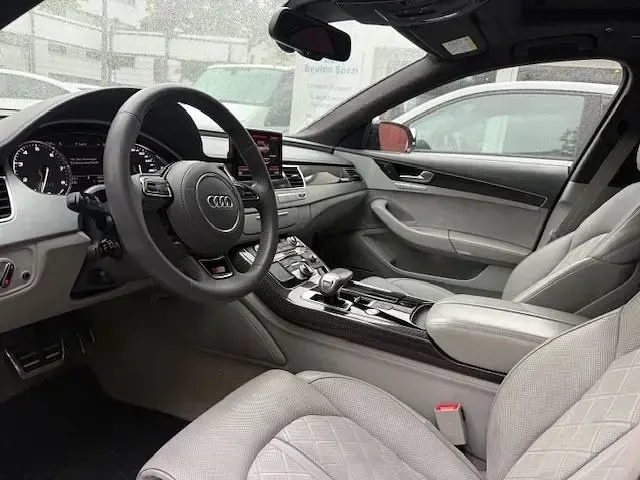 Gebraucht Audi S8 plus Sport 605 PS (444 kW) 2017 Grau Limousine