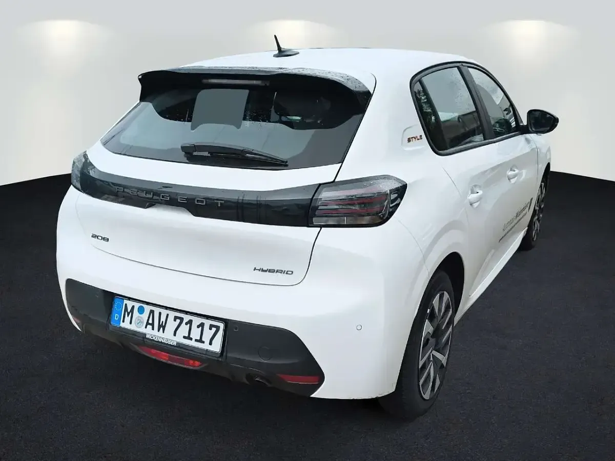 Gebraucht Peugeot 208 Style 101 PS (74 kW) 2025 Lack weiss banquise/typ aussen Kleinwagen