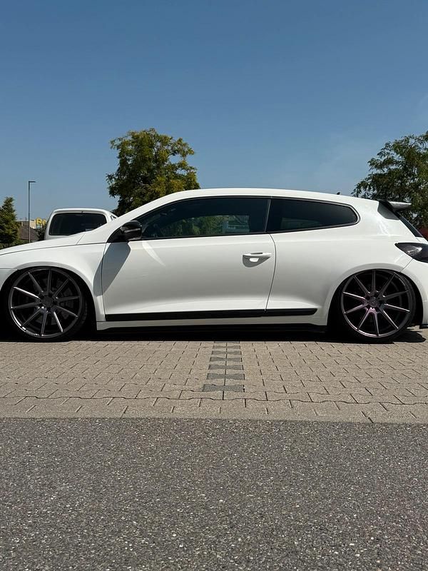 Weiß Gebraucht 2010 VW Scirocco Coupé | 15.550 € - Bild 1/4