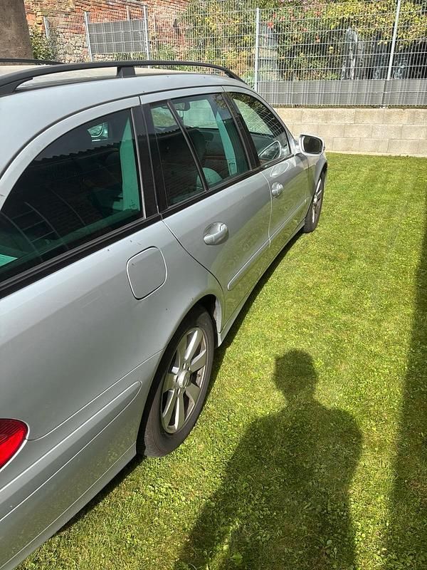 Gebraucht Mercedes E280 193 PS (141 kW) 2007 Silber Kombi
