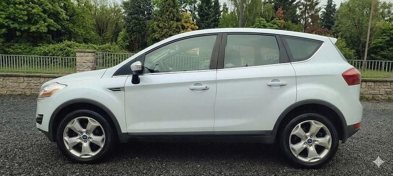 Gebraucht Ford Kuga Titanium 140 PS (102 kW) 2011 Weiß SUV