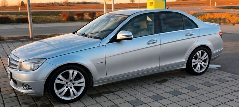 Silber Gebraucht 2007 Mercedes C200 Avantgarde Limousine | 7.500 € (Fairer Preis) - Bild 1/4