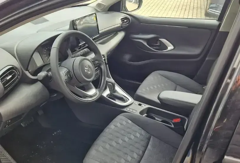 Gebraucht Mazda 2 Center-Line 116 PS (85 kW) 2024 Schwarz Limousine