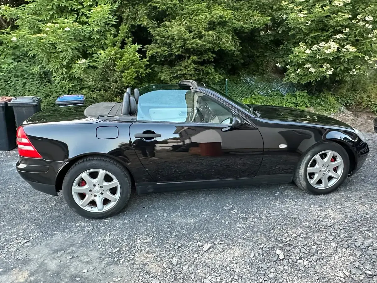 Gebraucht Mercedes SLK230 193 PS (141 kW) 2000 Schwarz Cabrio