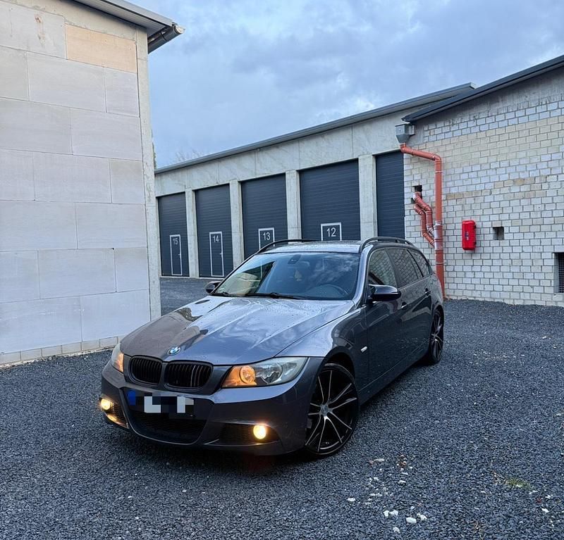 Grau Gebraucht 2008 BMW 320 M Sport Kombi | 2.899 € (Superpreis) - Bild 1/4