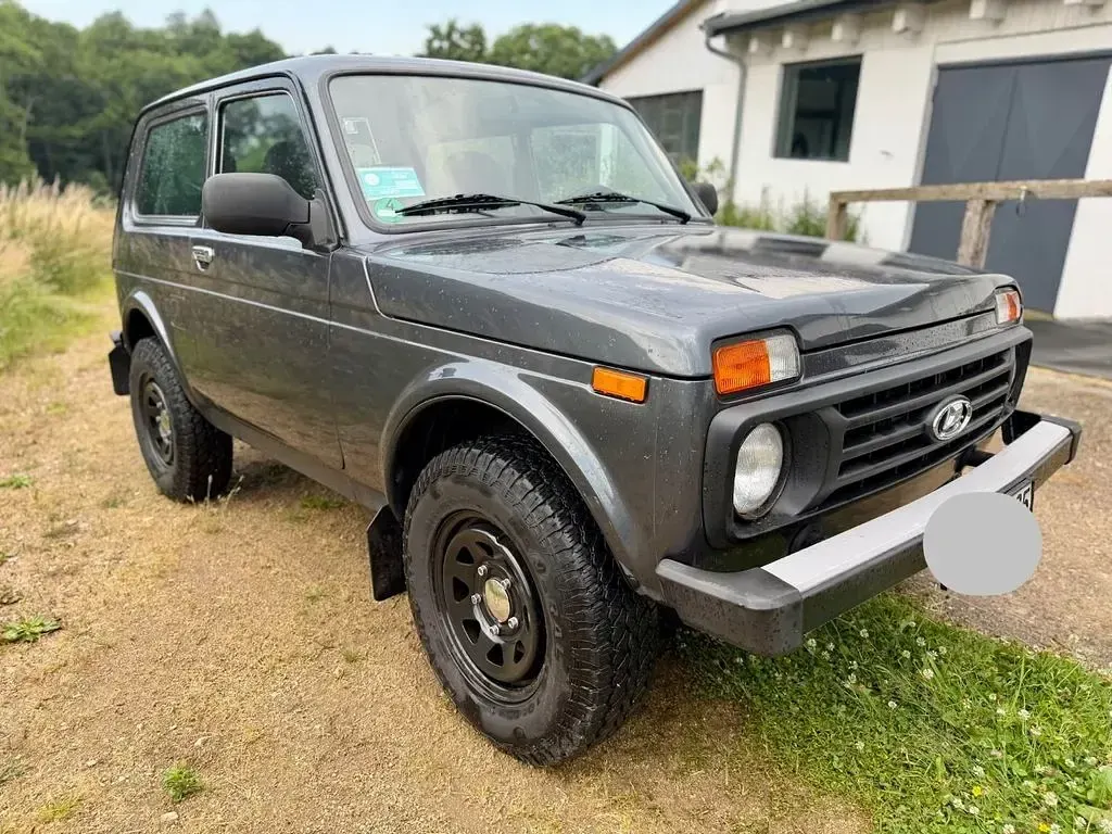 Gebraucht Lada Urban 83 PS (61 kW) 2017 Grau SUV