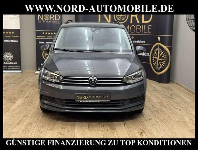 Gebraucht VW Touran Comfortline 150 PS (110 kW) 2022 Grau Van / Kleinbus