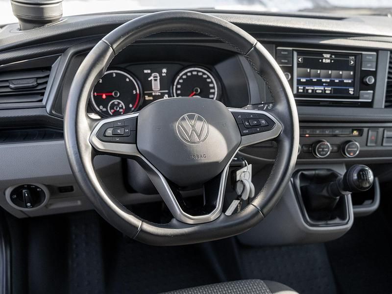 Gebraucht VW Caravelle Trendline 110 PS (80 kW) 2024 Grau Van / Kleinbus