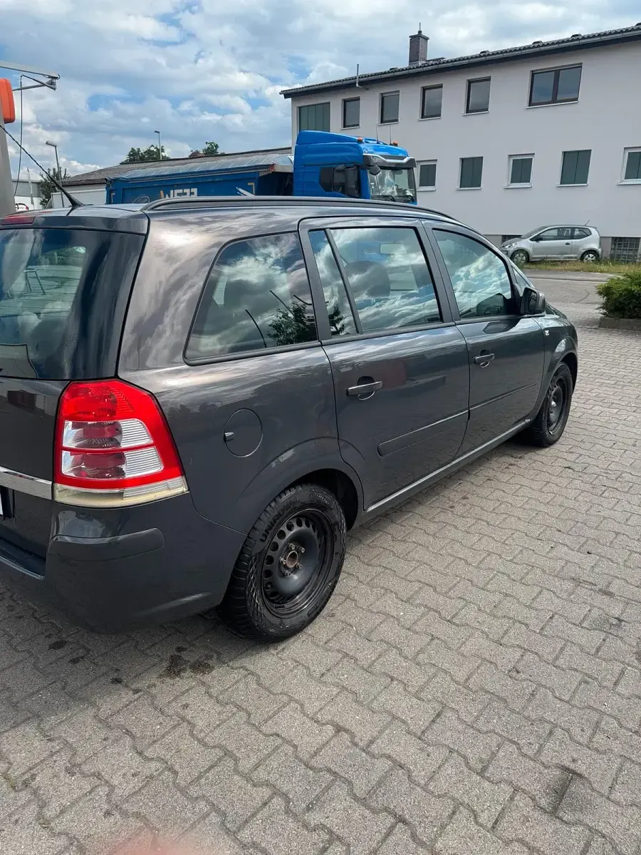Gebraucht Opel Zafira 140 PS (102 kW) 2014 Schwarz Van / Kleinbus