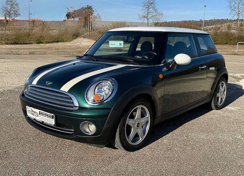 British racing green v Gebraucht 2008 Mini Cooper Kleinwagen | 3.980 € (Teuer) - Bild 1/4