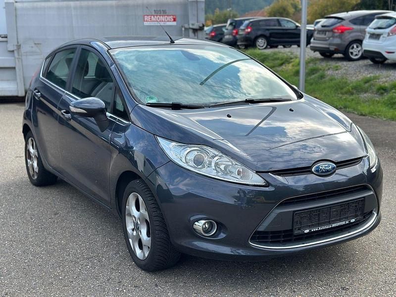 Grau Gebraucht 2009 Ford Fiesta Titanium Kleinwagen | 3.450 € (Guter Preis) - Bild 1/4
