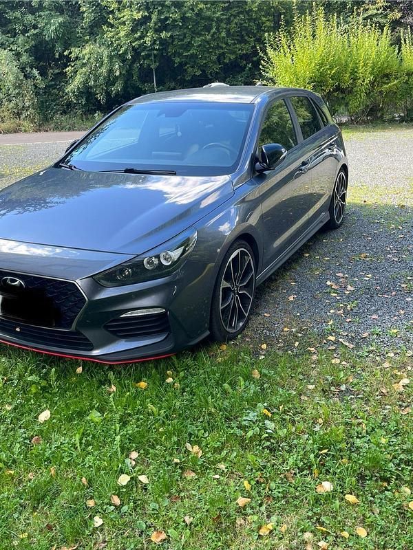 Grau Gebraucht 2019 Hyundai i30 Limousine | 19.000 € (Guter Preis) - Bild 1/4