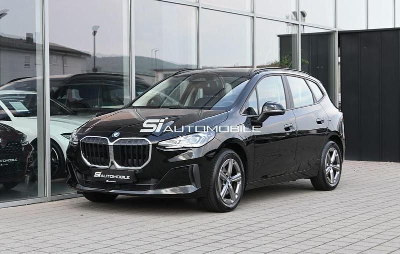 Schwarz ii Gebraucht 2024 BMW 230e Active Tourer Van / Kleinbus | 41.950 € (Guter Preis) - Bild 1/4
