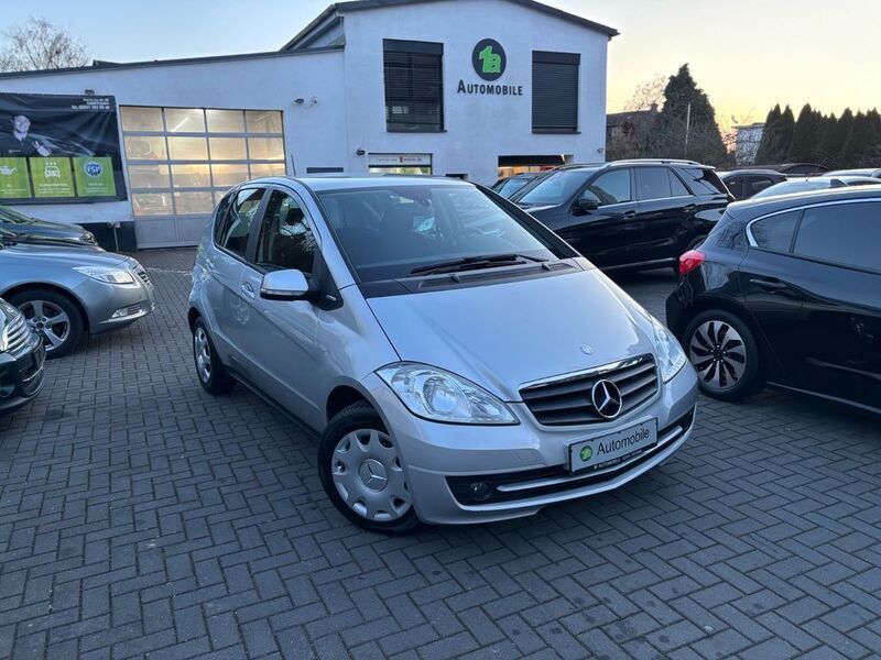 Silber Gebraucht 2010 Mercedes A180 Limousine | 6.499 € (Fairer Preis) - Bild 1/4