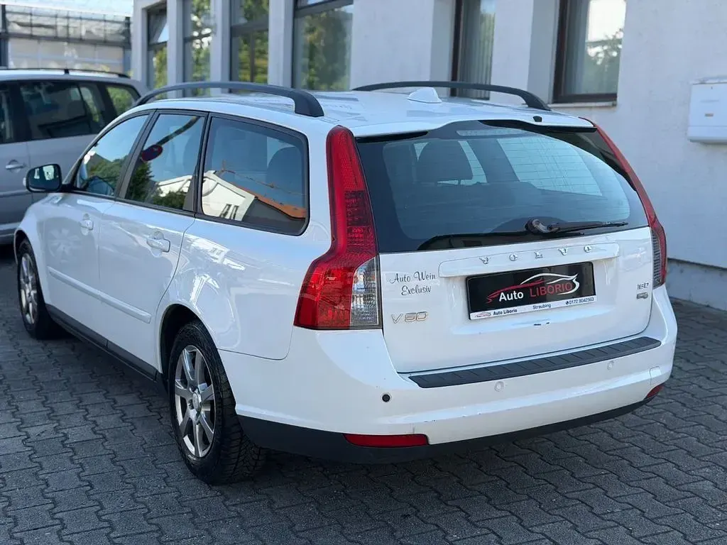 Gebraucht Volvo V50 109 PS (80 kW) 2009 Weiß Kombi