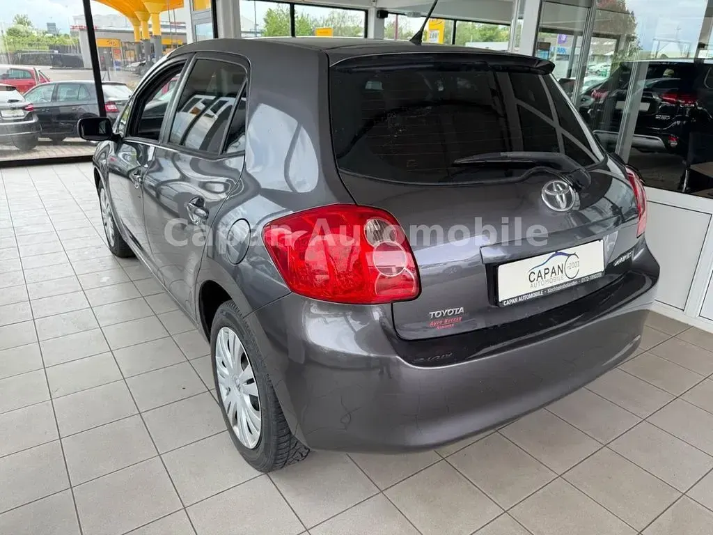 Gebraucht Toyota Auris Sol 124 PS (91 kW) 2009 Grau Kleinwagen
