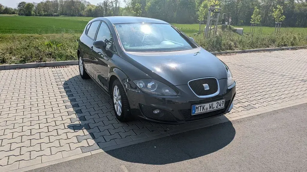 Używany Seat Leon Copa 125 KM (91 kW) 2012 Czarny Sedan/Limuzyna