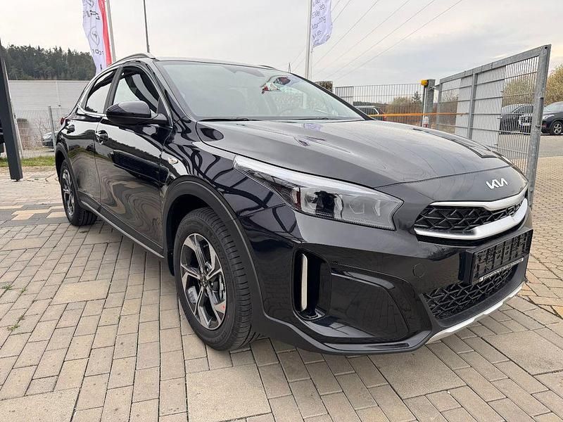 Neu Kia XCeed Vision 150 PS (110 kW) 2026 Schwarz SUV